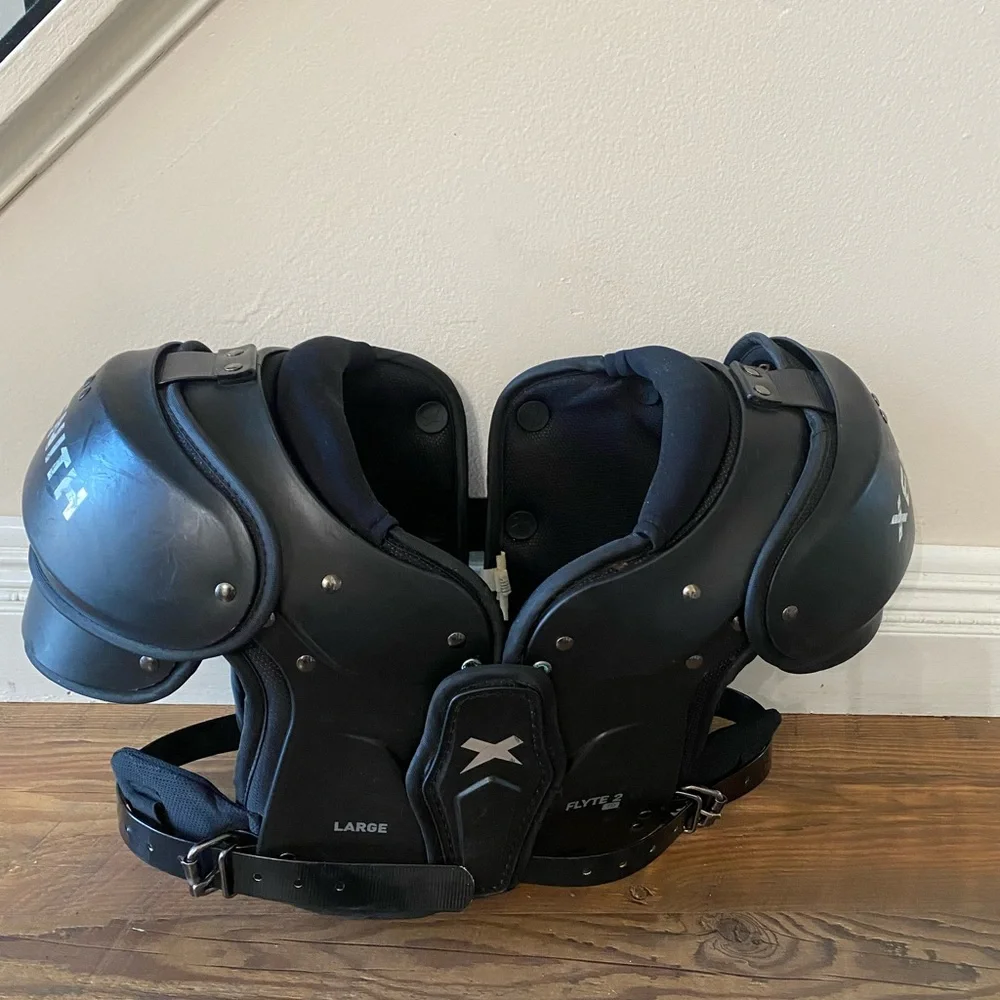FLYTE 2 FOOTBALL LARGE 2 SHOULDER PADS